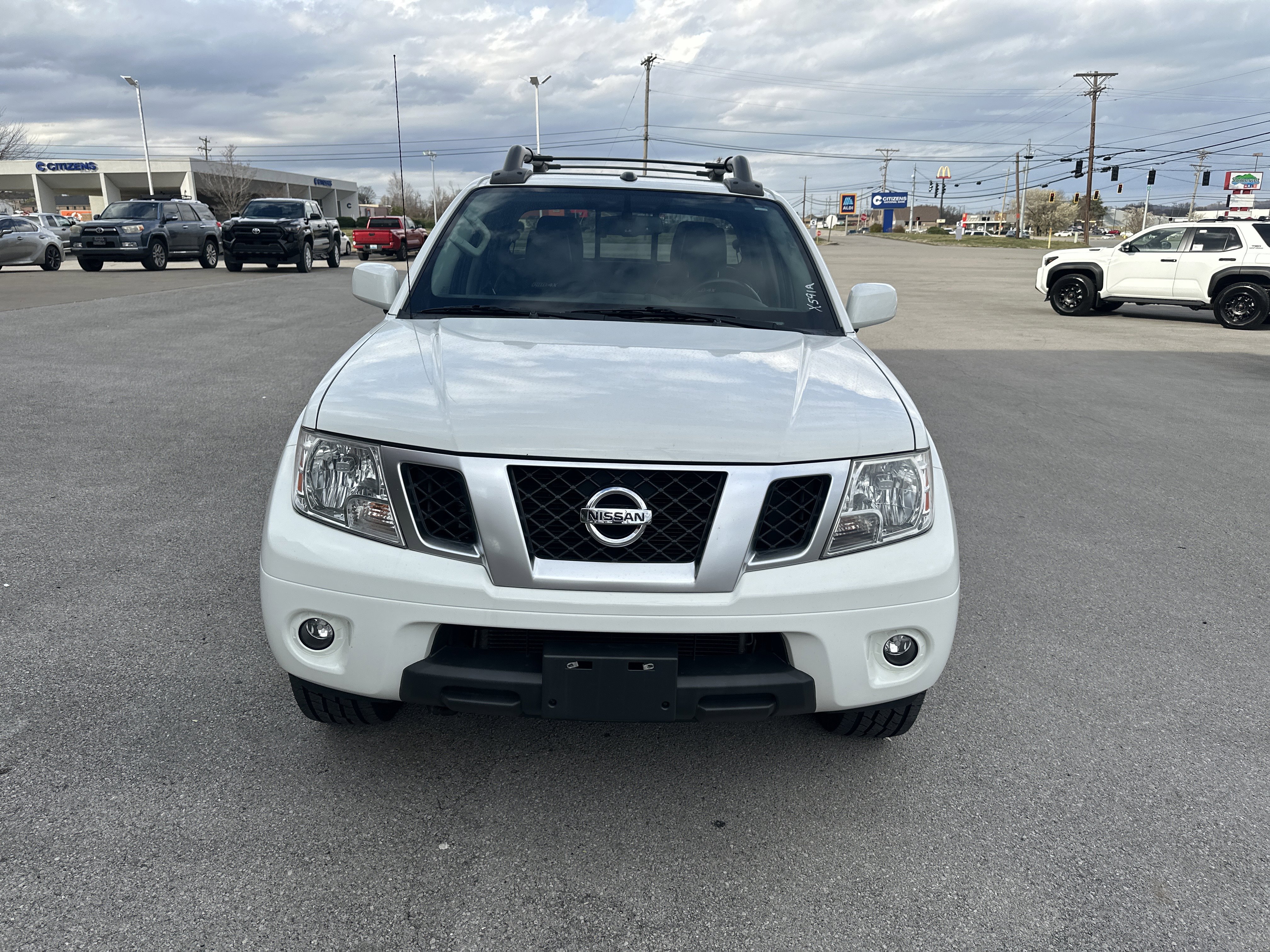 Used 2018 Nissan Frontier PRO-4X w/ Pro-4x Luxury Package image 2