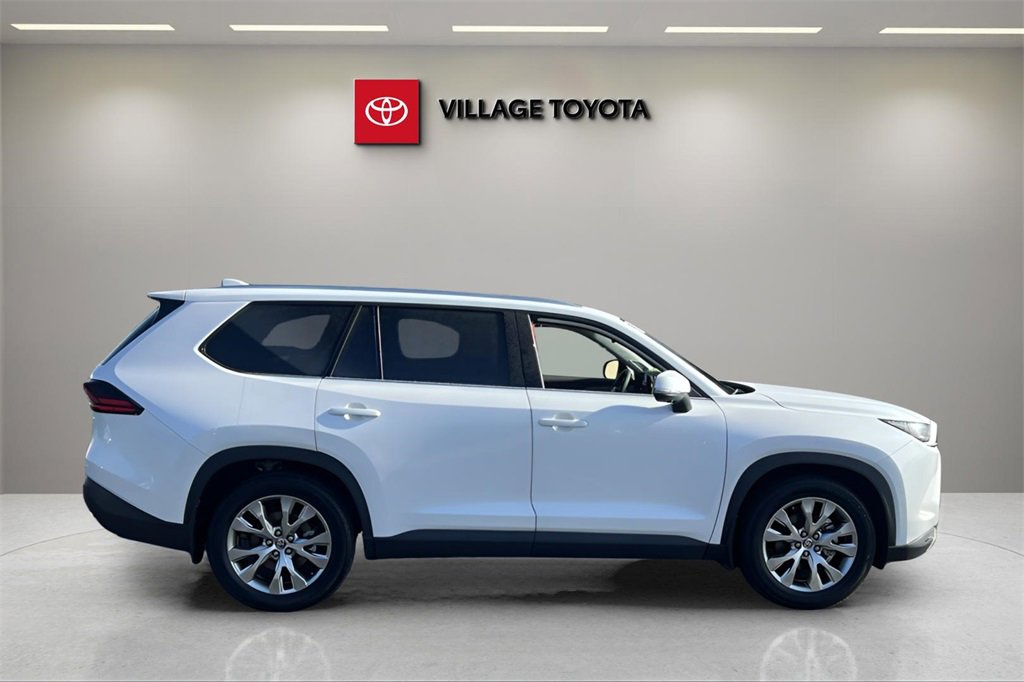 Used 2025 Toyota Grand Highlander FWD image 5