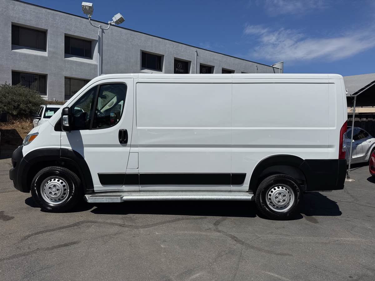 Used 2025 RAM ProMaster 2500 w/ U-Haul Equipment Group FWD image 7