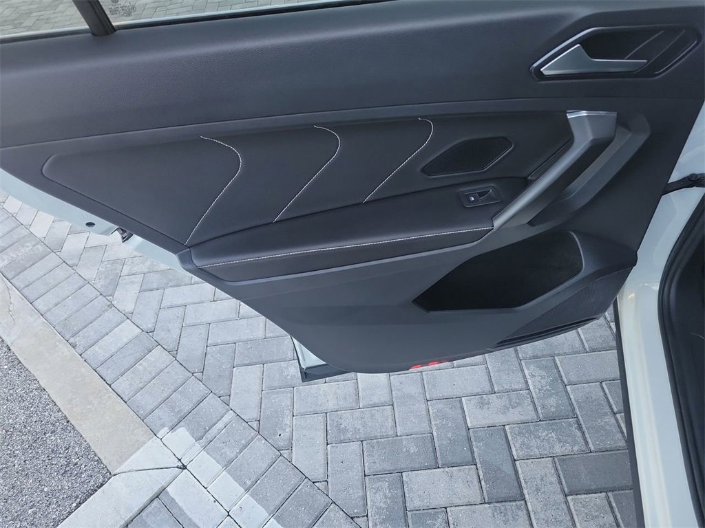 Used 2022 Volkswagen Tiguan SE image 22