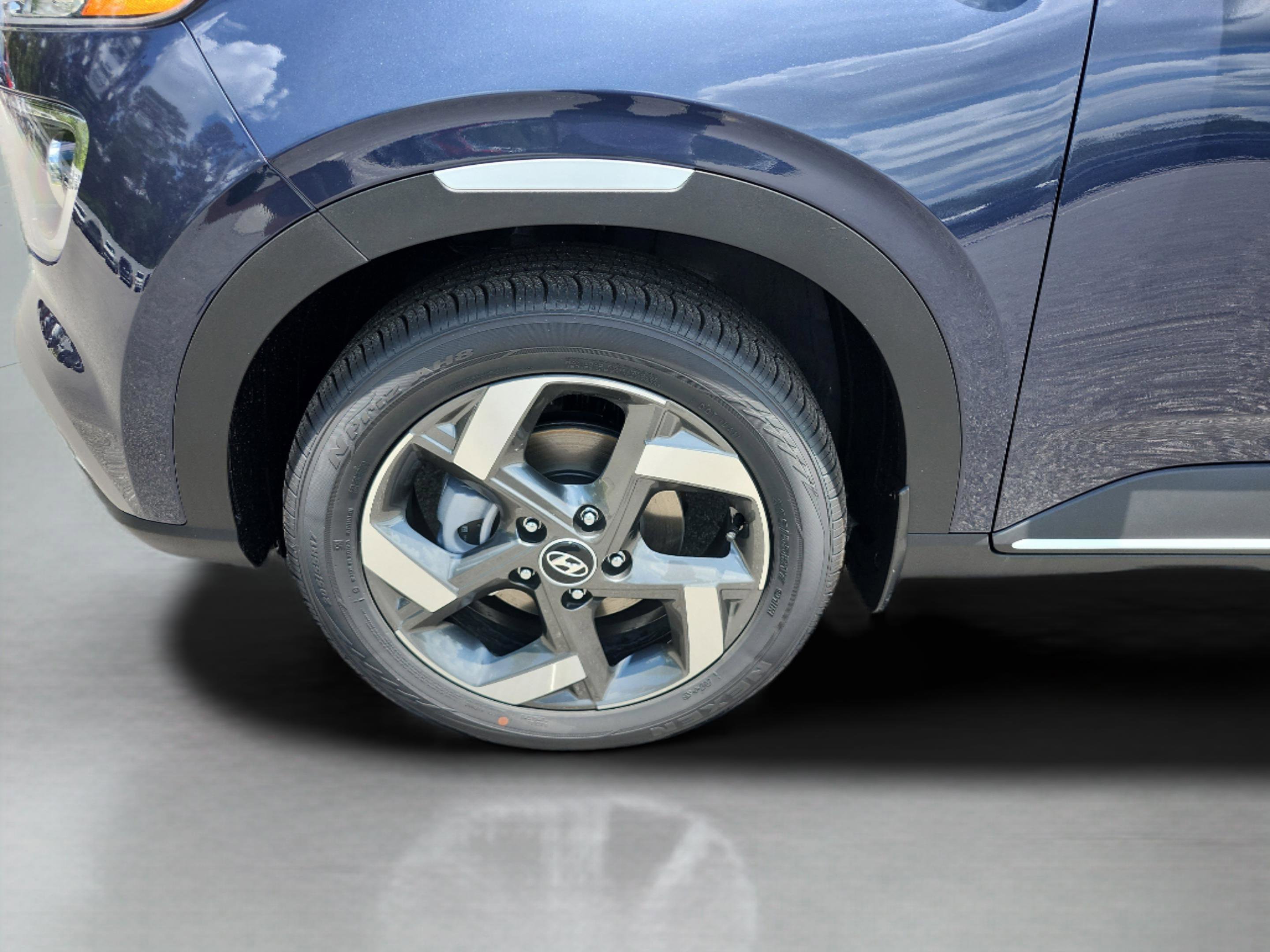 New 2026 Hyundai Venue SEL FWD image 29