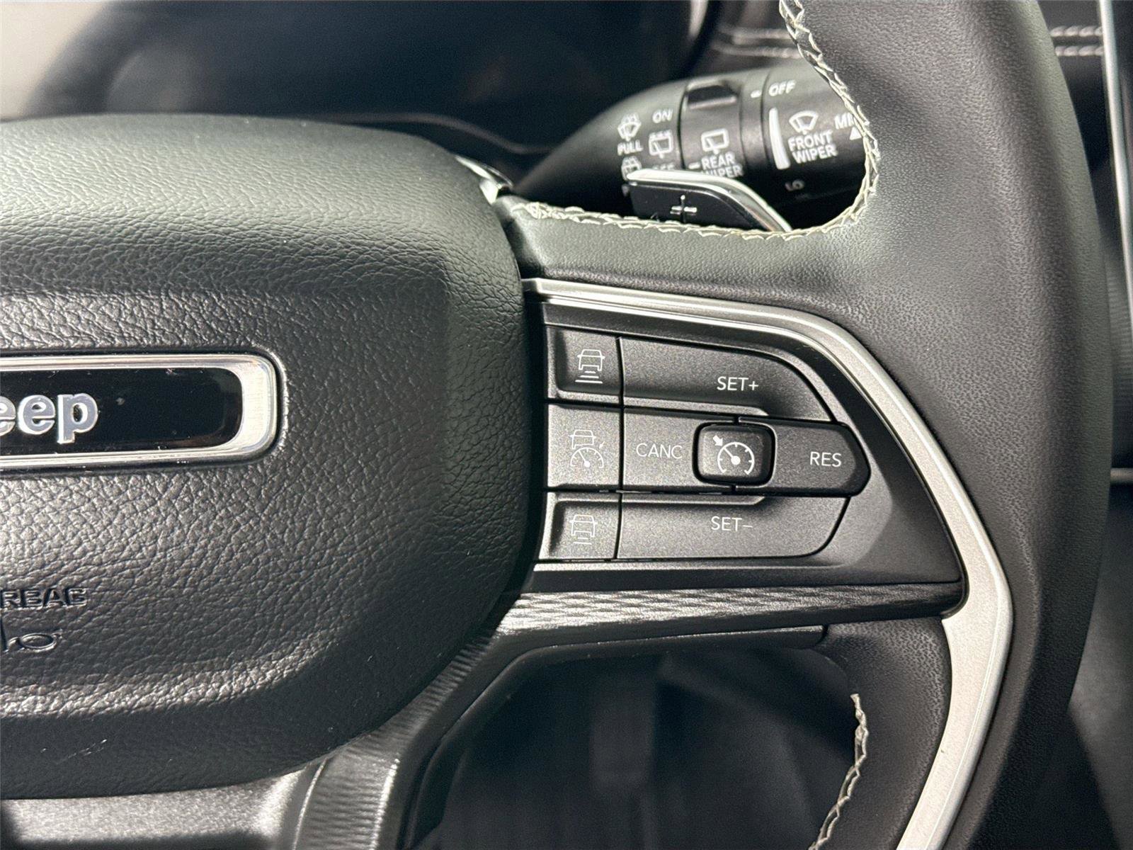 Used 2023 Jeep Grand Cherokee L Laredo w/ Luxury Tech Group I image 18