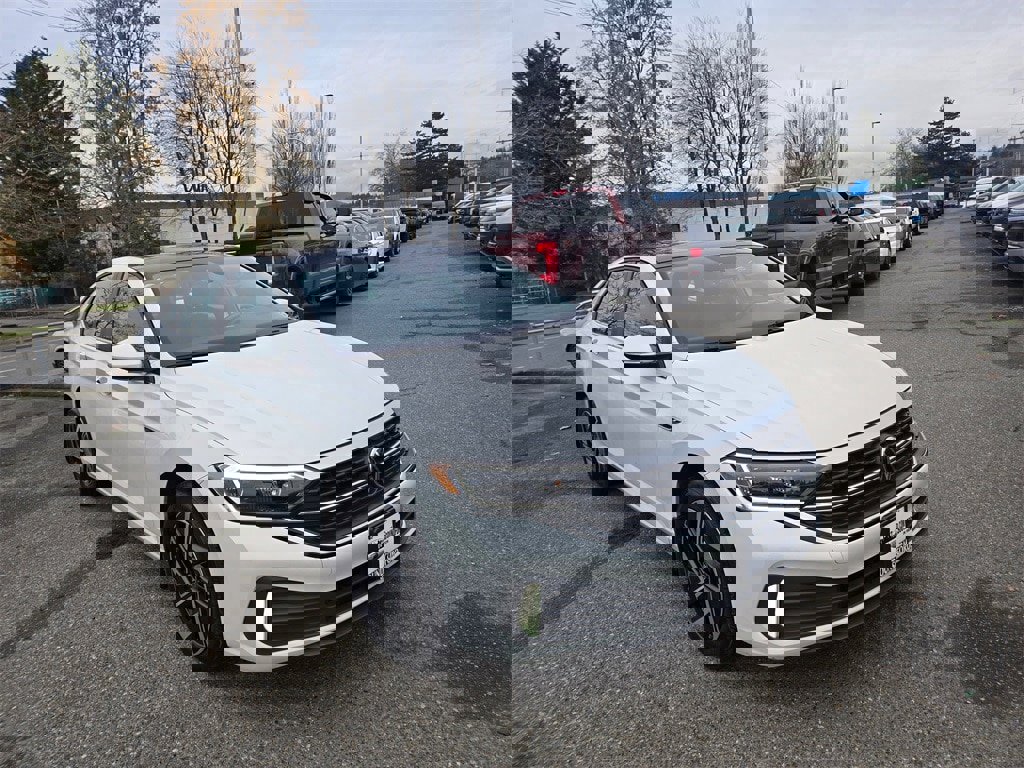 Used 2022 Volkswagen Jetta SEL image 3