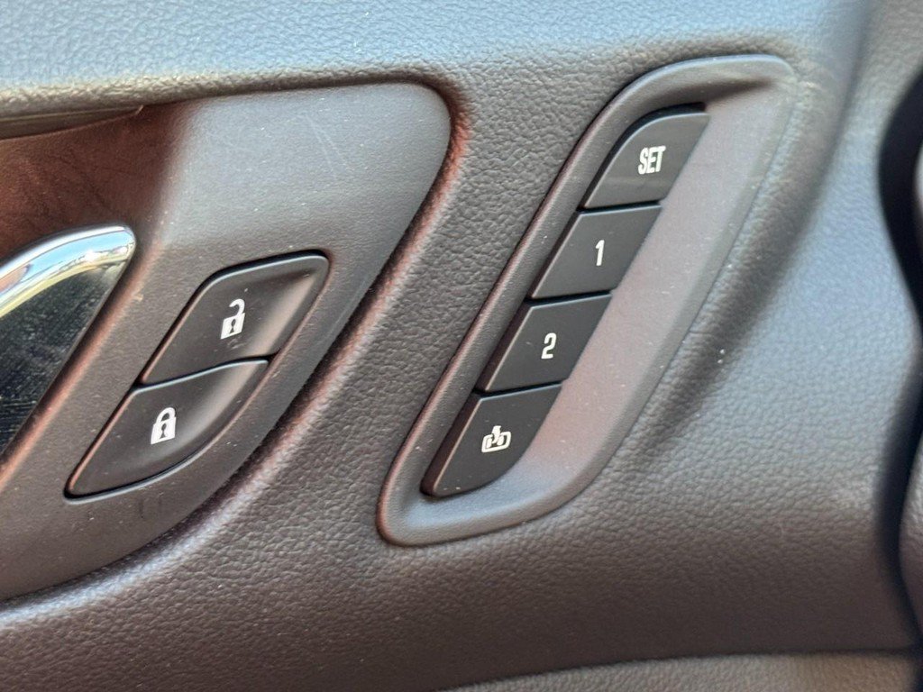 Used 2023 GMC Acadia SLT w/ Preferred Package FWD image 19