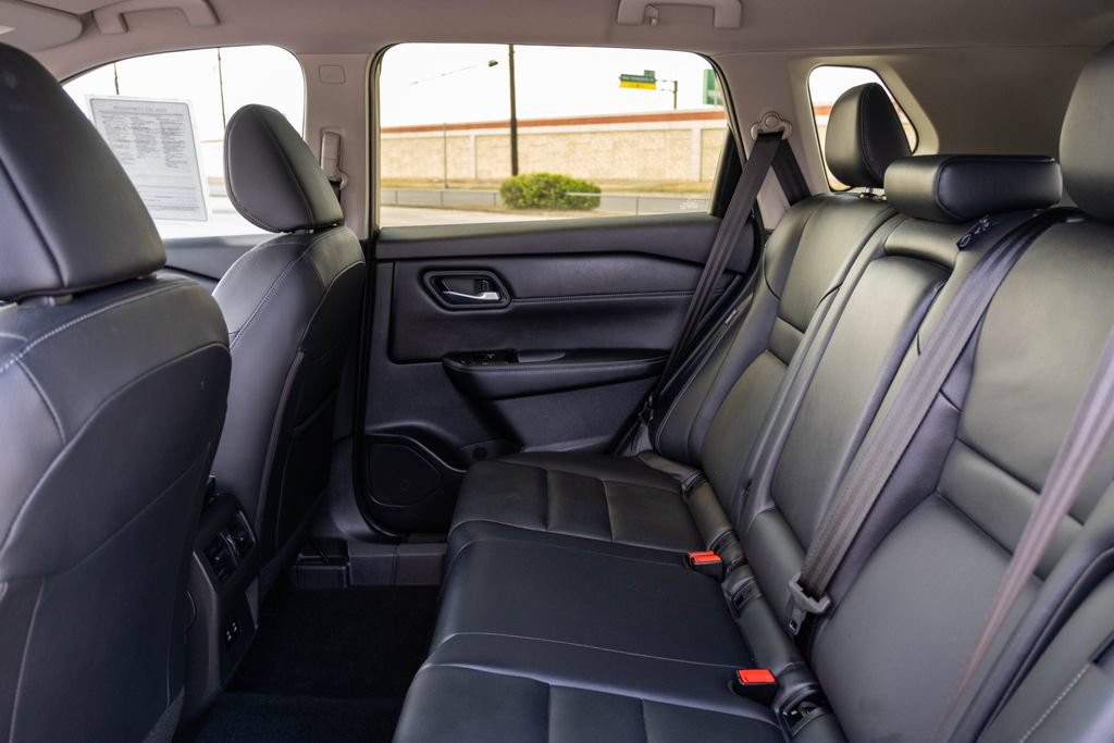 Used 2024 Nissan Rogue SL FWD image 15