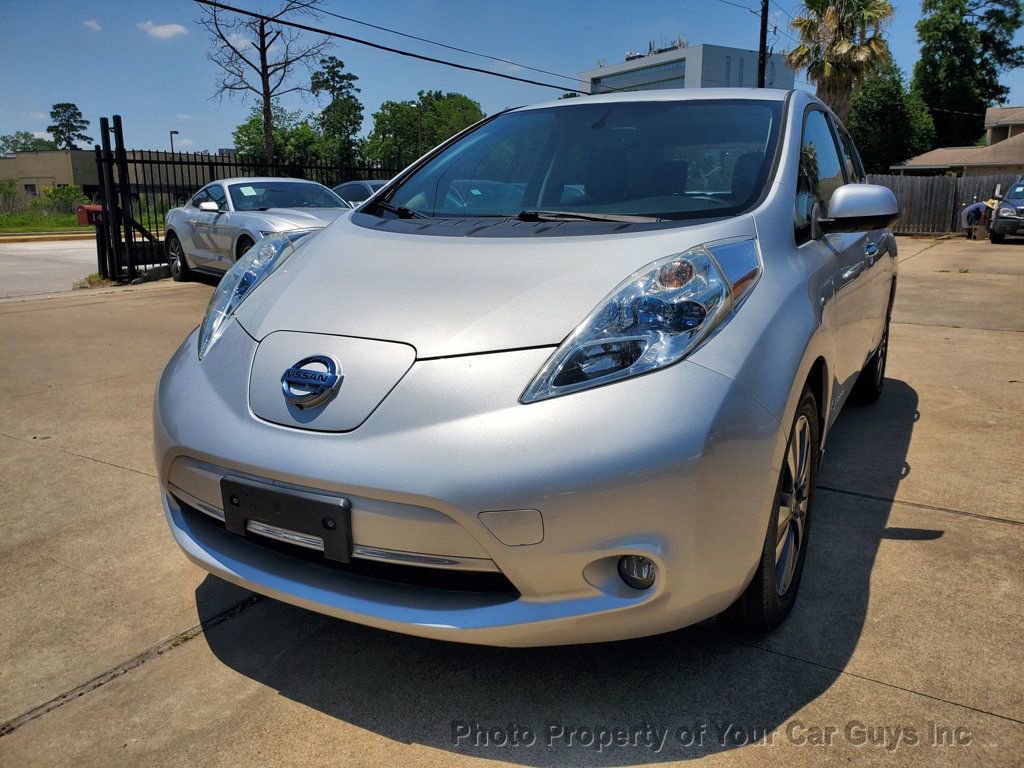 Used 2016 Nissan Leaf SL w/ Premium Package FWD image 2