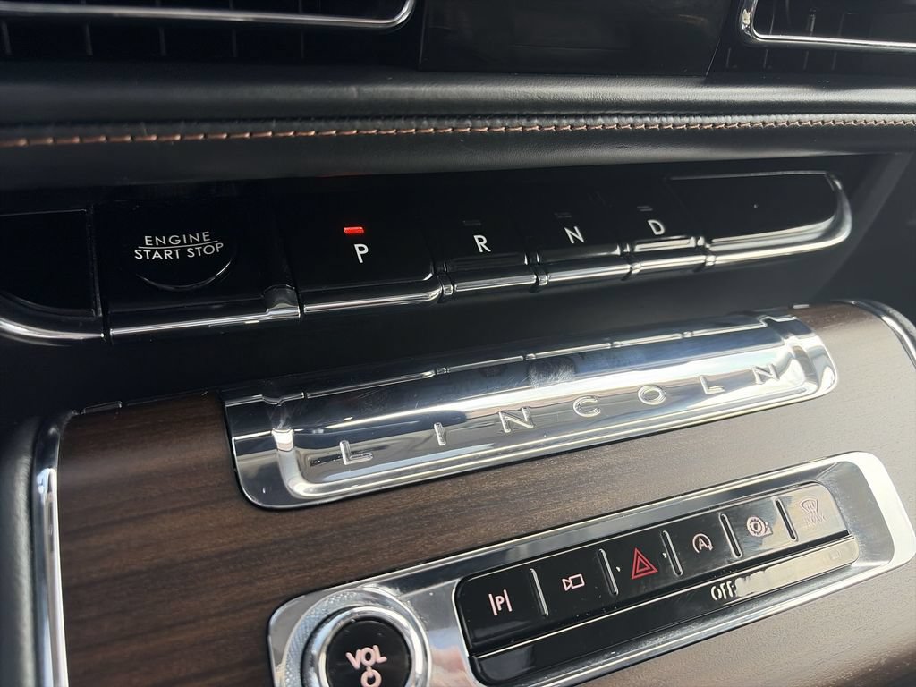 Used 2025 Lincoln Aviator Reserve w/ Equipment Group 201A AWD/4WD image 20