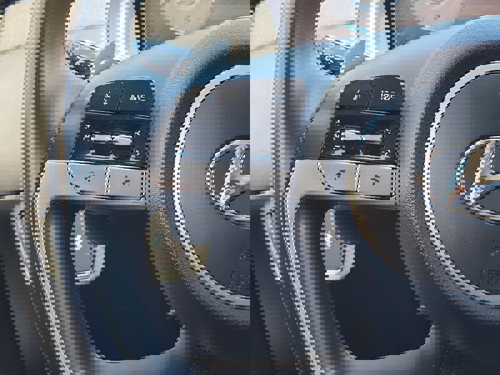 Used 2022 Hyundai Tucson Limited w/ Winter Package image 15