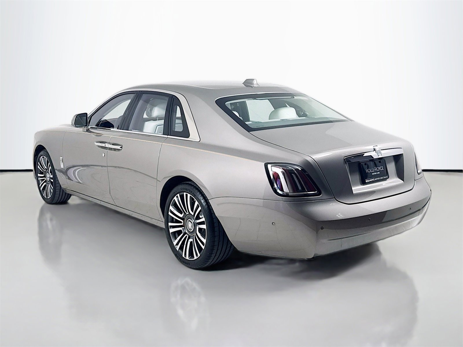 Certified 2025 Rolls-Royce Ghost image 6