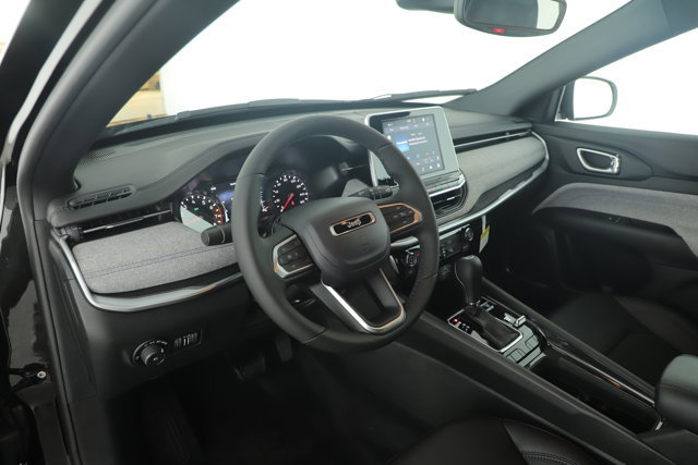 New 2026 Jeep Compass Latitude image 20