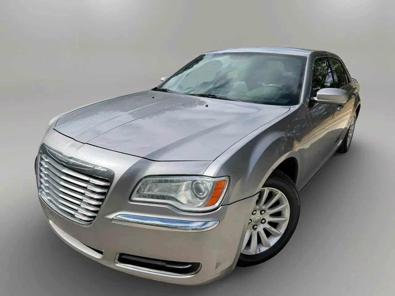 Used 2014 Chrysler 300 RWD image 1