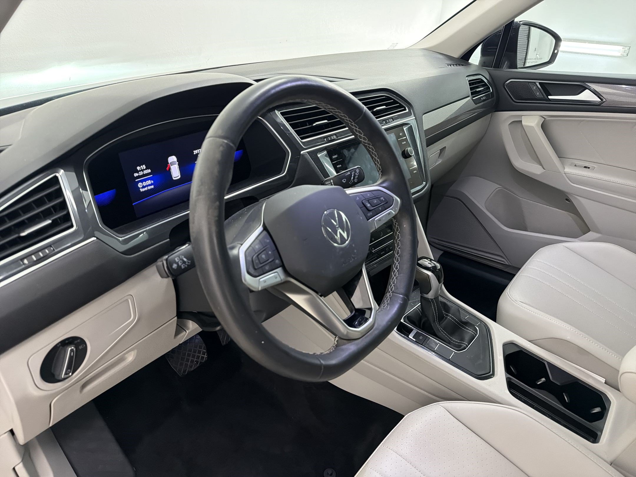 Used 2023 Volkswagen Tiguan SE FWD image 4