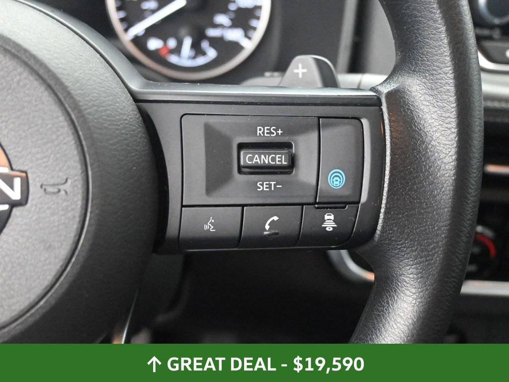 Used 2024 Nissan Rogue SV image 39