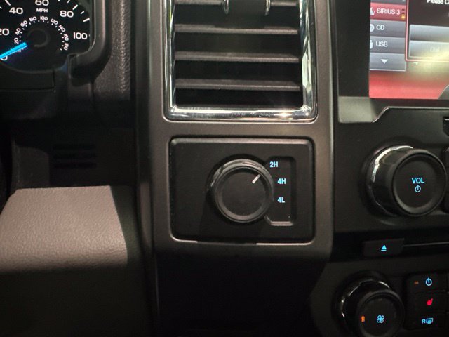 Used 2015 Ford F150 XLT w/ Equipment Group 302A Luxury AWD/4WD image 39