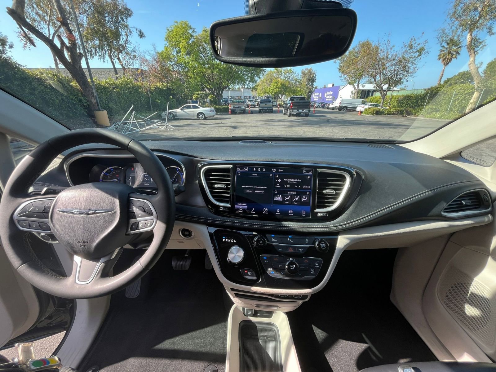 Used 2023 Chrysler Pacifica Touring-L FWD image 34
