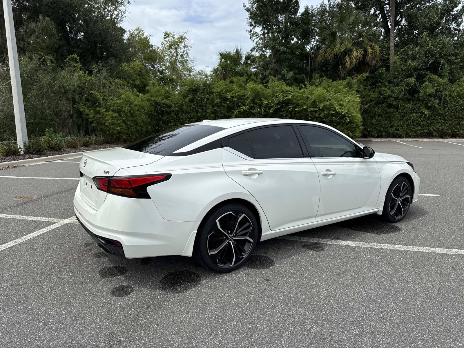Used 2024 Nissan Altima 2.5 SR w/ SR Premium Package FWD image 3
