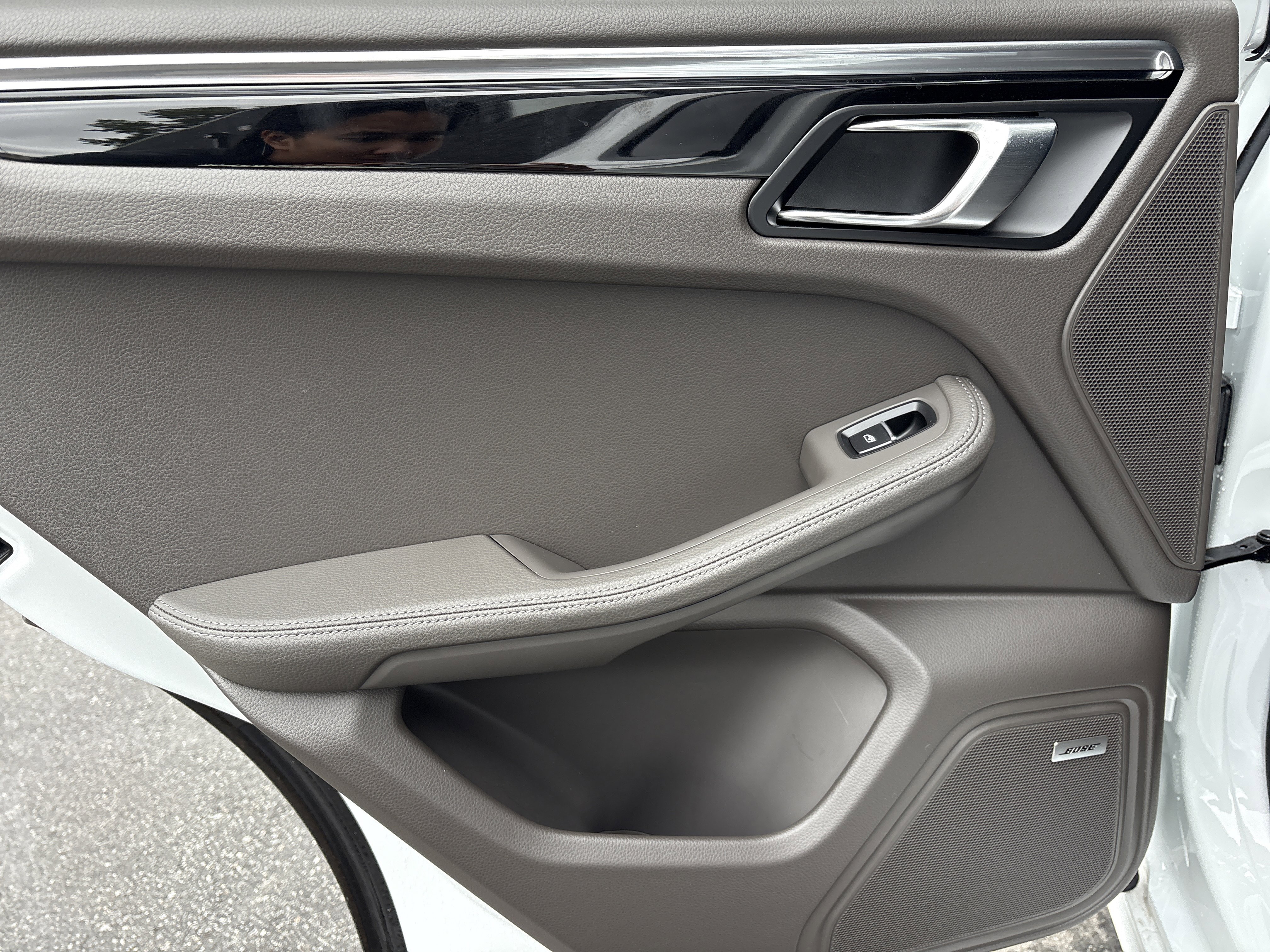 Certified 2025 Porsche Macan image 33