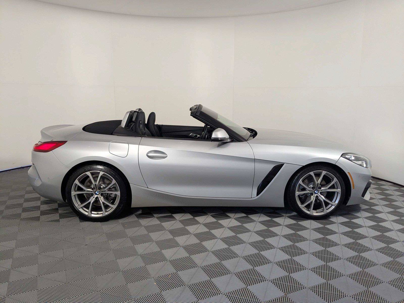 Used 2020 BMW Z4 sDrive30i w/ Convenience Package RWD image 3