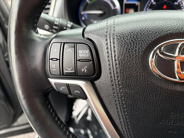 Used 2017 Toyota Highlander Limited Platinum image 15