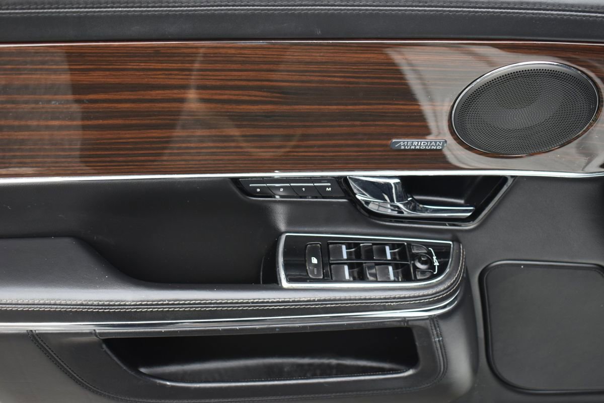 Used 2013 Jaguar XJ L Supercharged image 44