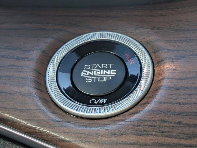 Used 2022 Jeep Grand Cherokee Summit AWD/4WD image 26