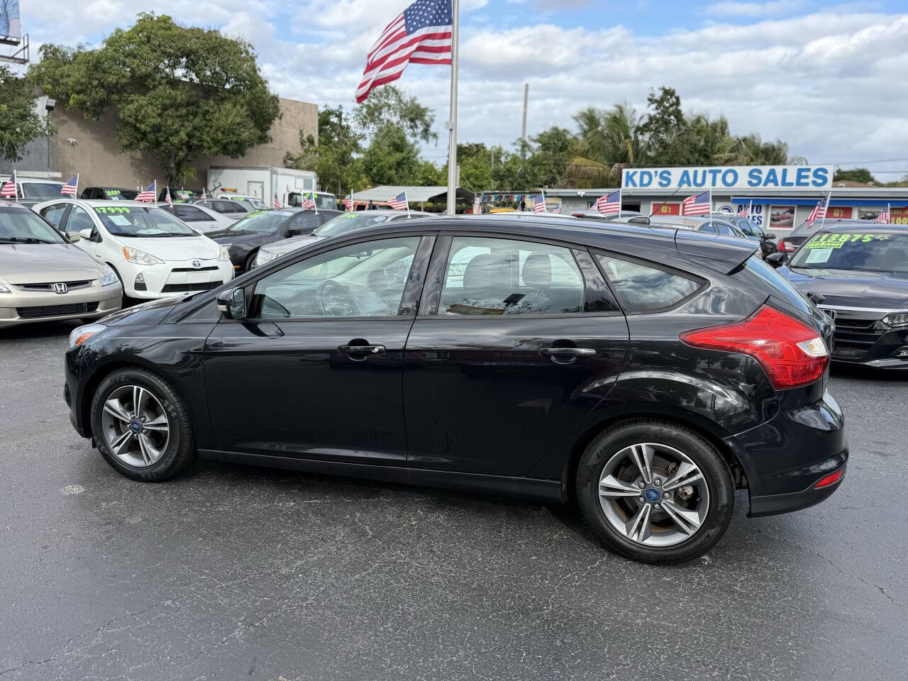 Used 2014 Ford Focus SE w/ SE Sport Package image 5