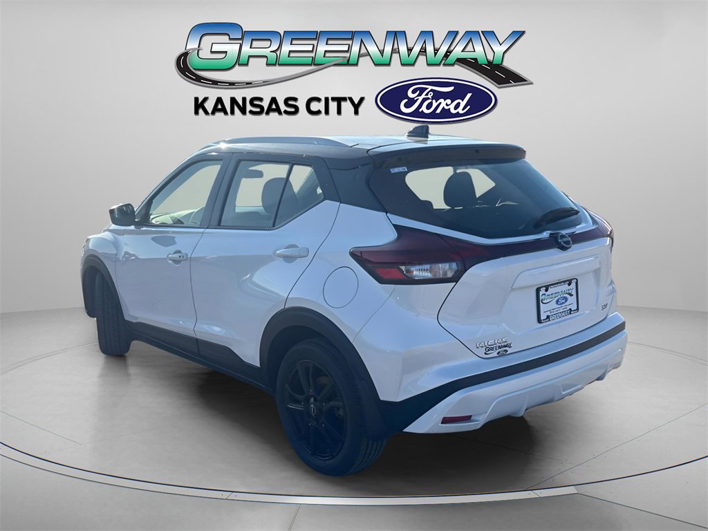 Used 2023 Nissan Kicks SV image 5