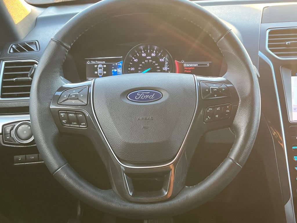 Used 2019 Ford Explorer Limited w/ Class III Trailer Tow Package FWD image 14