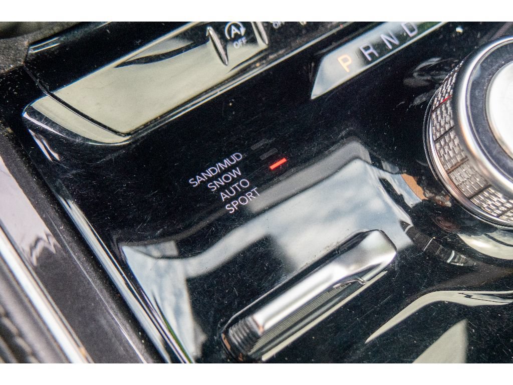 Used 2022 Jeep Wagoneer Series I w/ Premium Group I AWD/4WD image 28