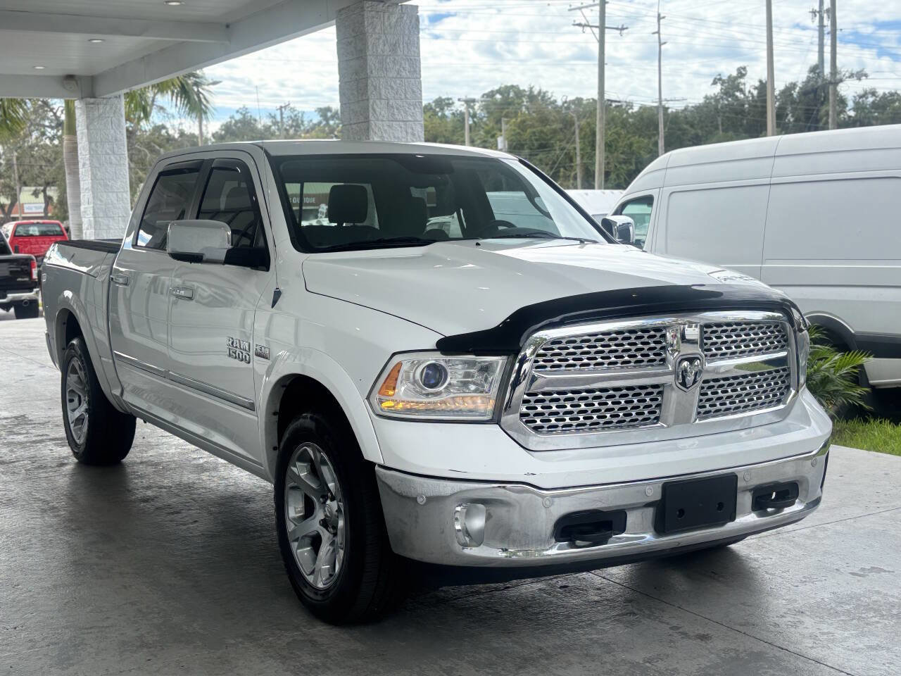 Used 2014 RAM 1500 Laramie w/ Convenience Group image 10