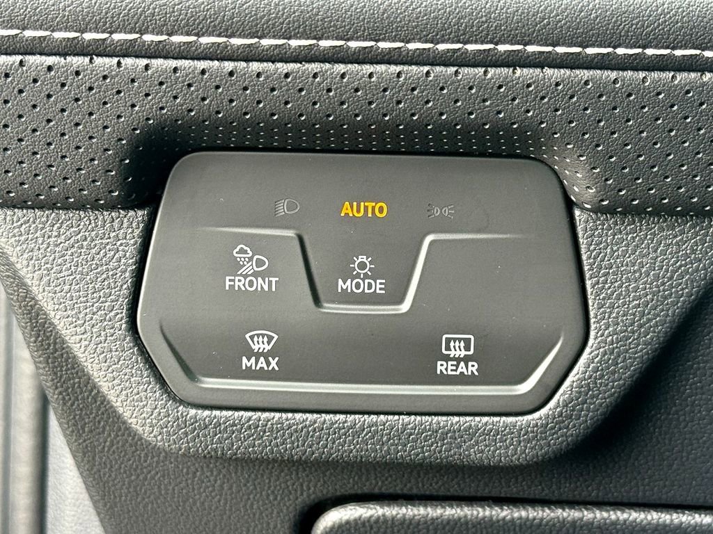 Certified 2024 Volkswagen Atlas SE image 17
