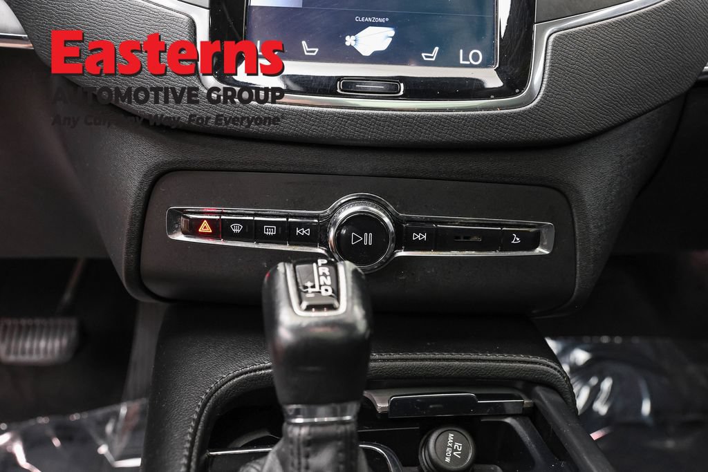 Used 2022 Volvo XC90 T5 Momentum AWD/4WD image 19