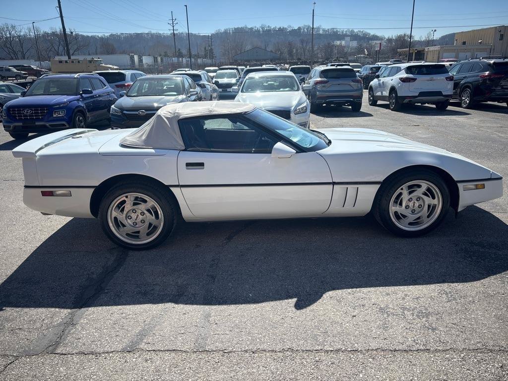 Used 1990 Chevrolet Corvette Convertible RWD image 7