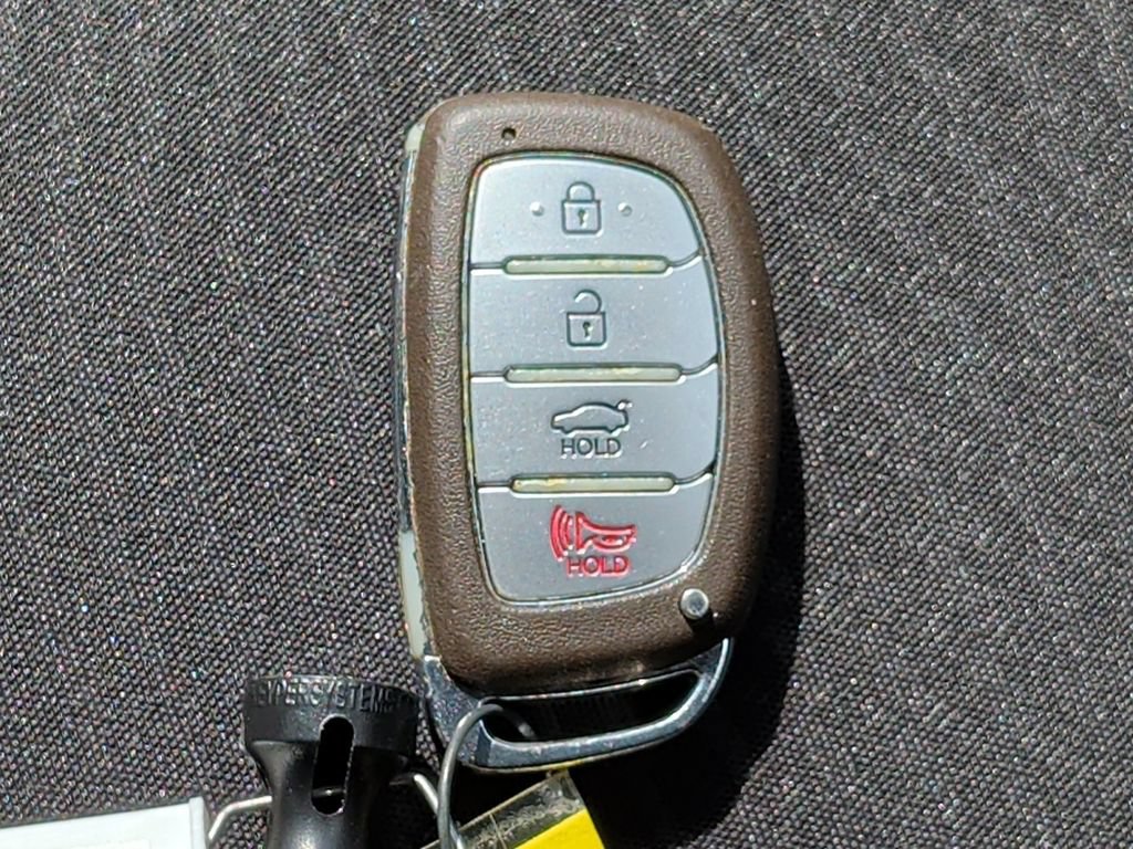 Used 2016 Hyundai Elantra Sport FWD image 39