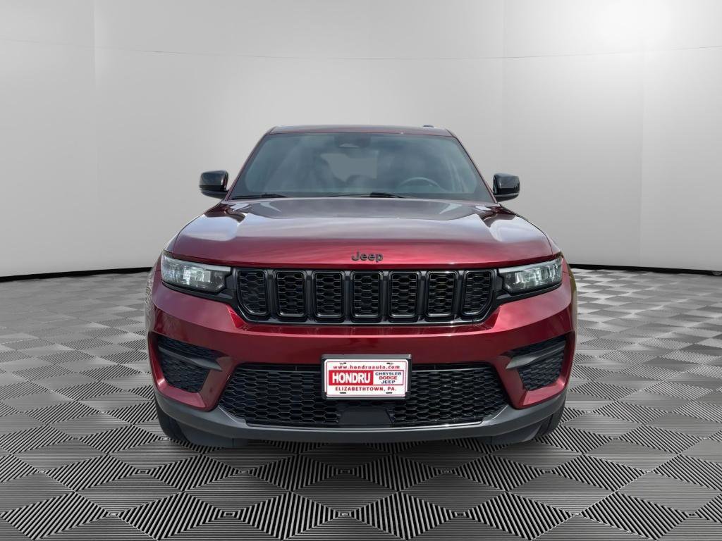 Used 2023 Jeep Grand Cherokee Altitude image 7
