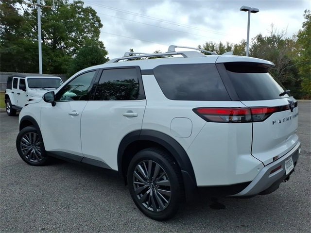 Certified 2025 Nissan Pathfinder SL w/ SL Premium Package image 18