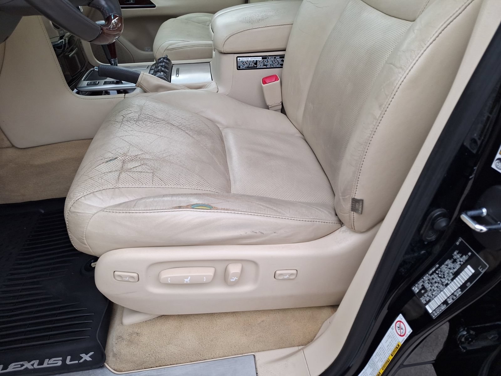 Used 2013 Lexus LX 570 4WD w/ Luxury Pkg image 15