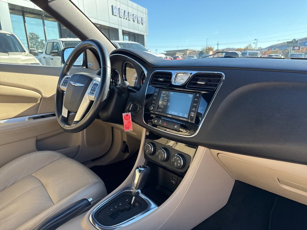 Used 2014 Chrysler 200 Limited image 15