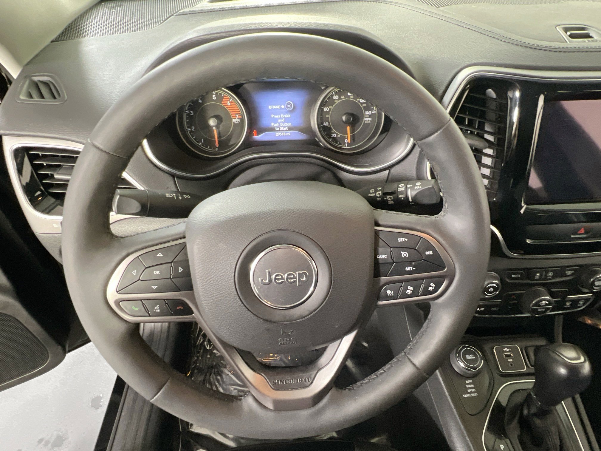 Used 2022 Jeep Cherokee Limited image 11