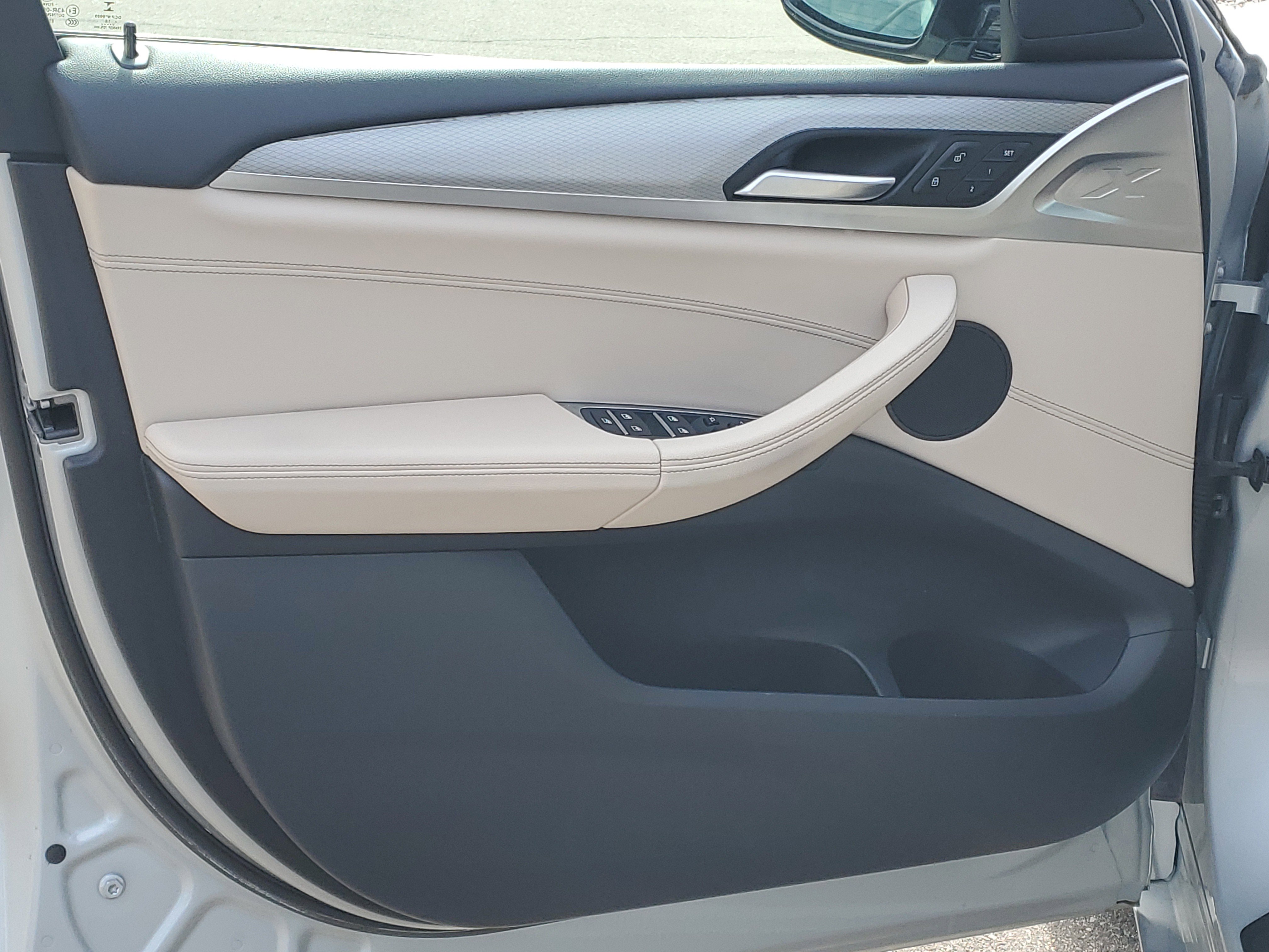 Used 2019 BMW X4 xDrive30i w/ M Sport Package 2 image 5