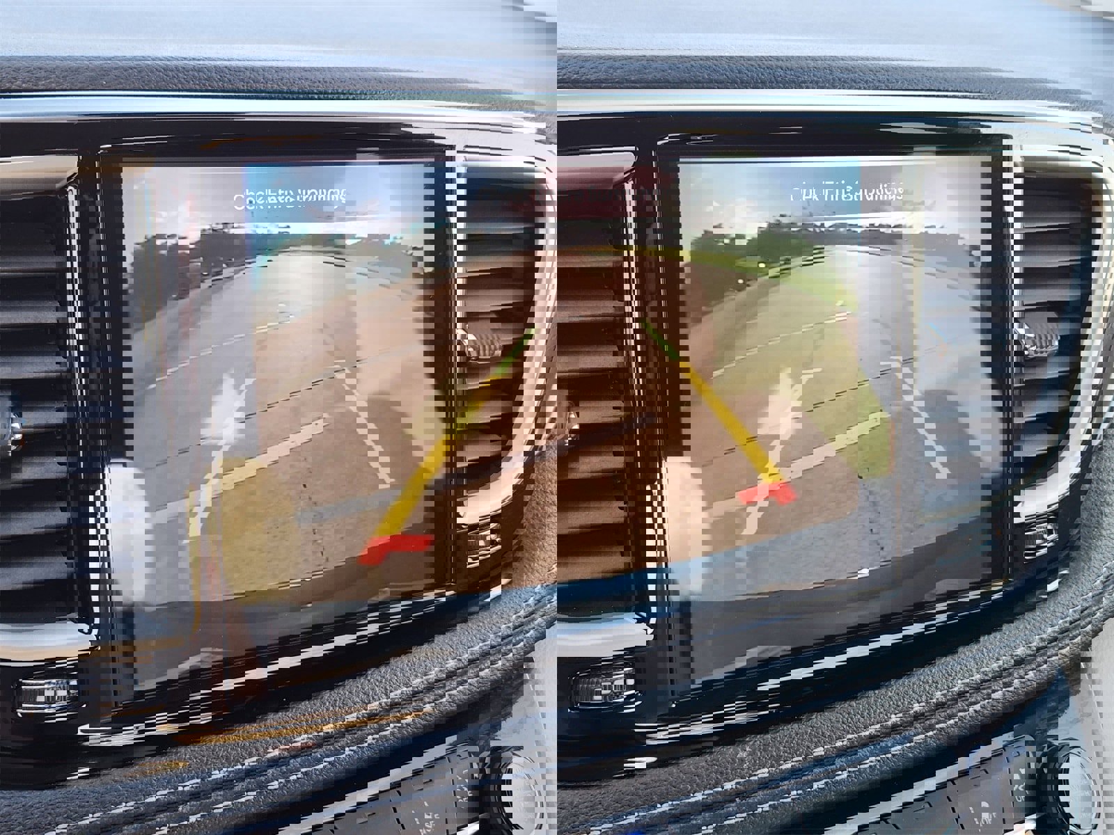 Certified 2024 Chrysler Pacifica Touring-L image 25