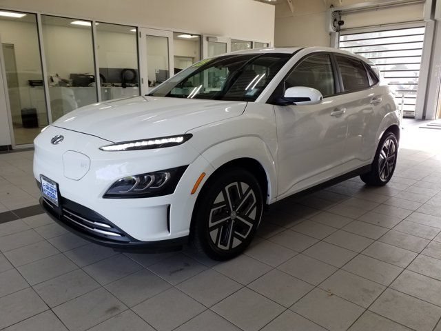 Used 2023 Hyundai Kona Limited w/ Cargo Package FWD image 2