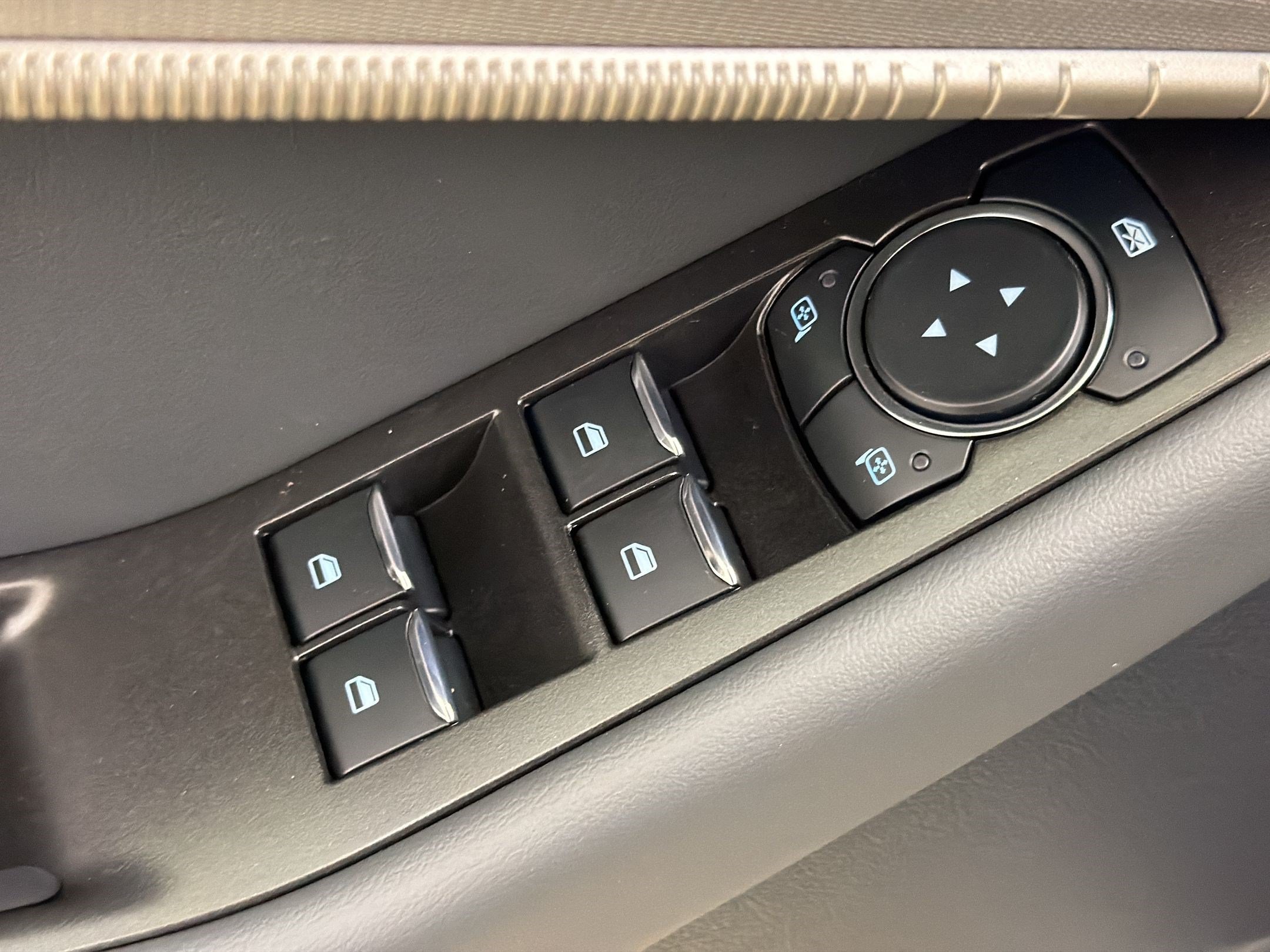 New 2026 Ford Explorer Active w/ Active Comfort Package RWD image 18