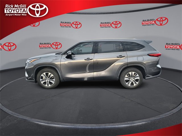 Used 2021 Toyota Highlander XLE image 5
