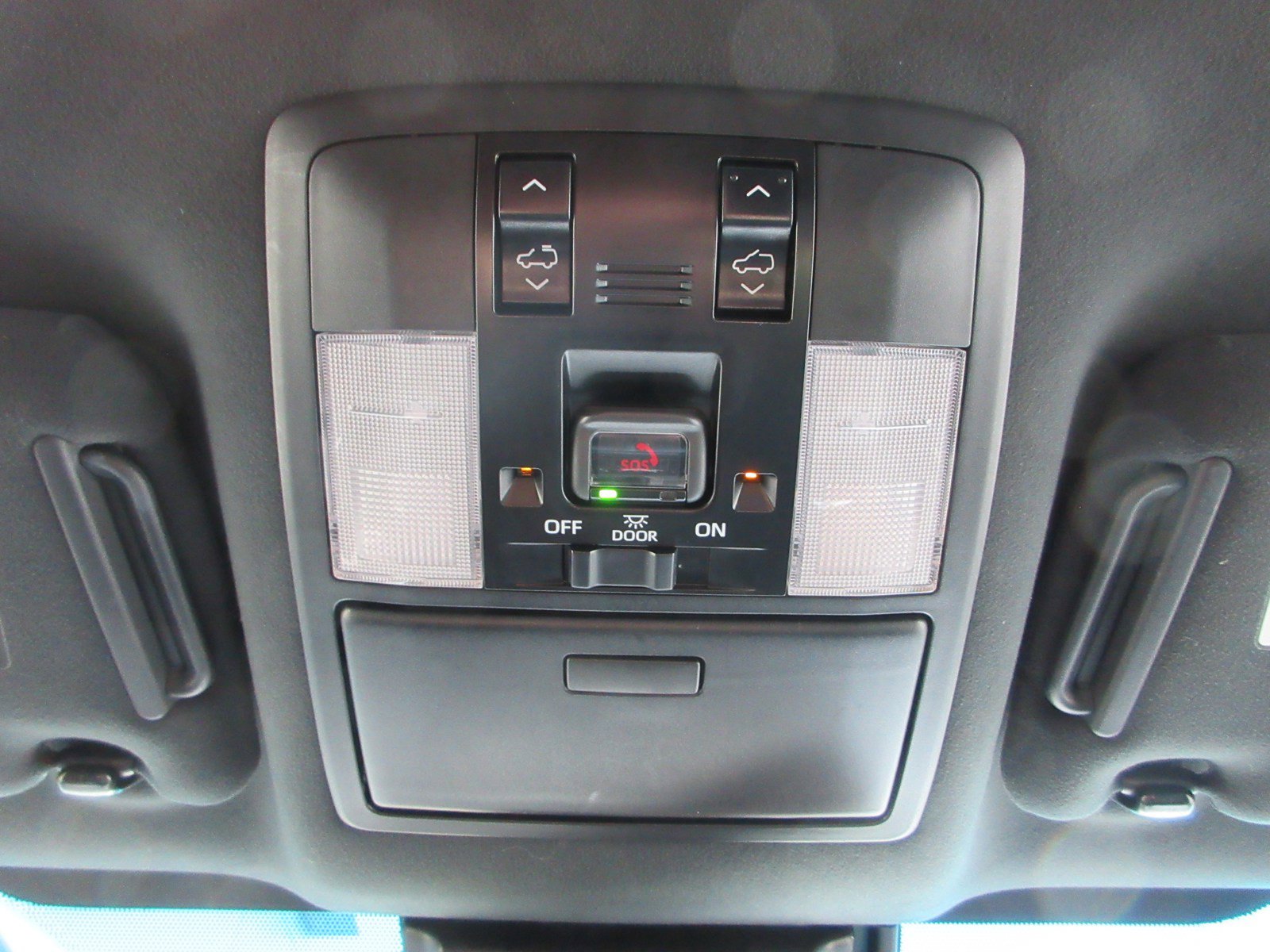 Used 2023 Lexus GX 460 Luxury w/ Sport Design Package AWD/4WD image 18