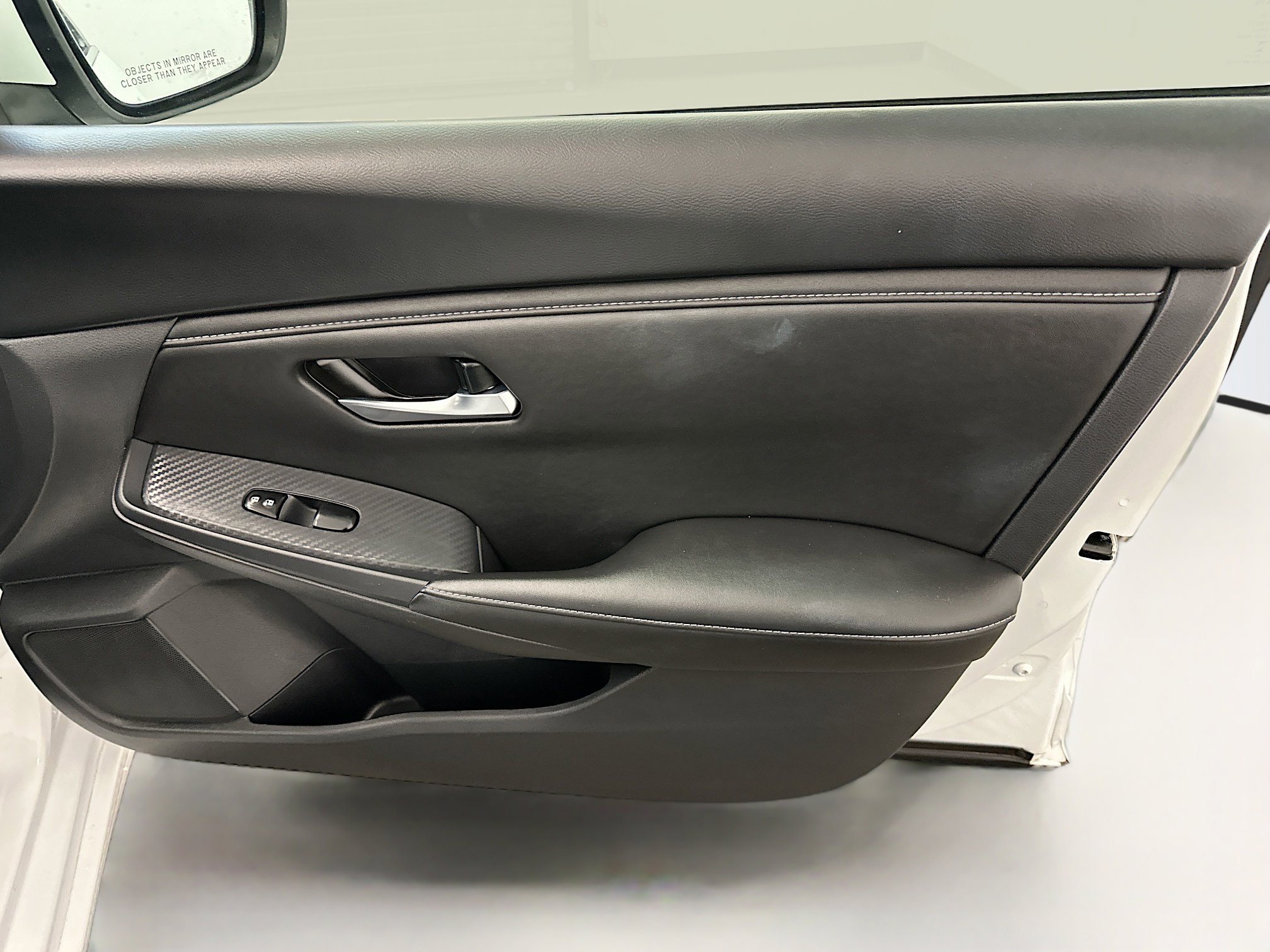 Used 2025 Nissan Sentra SV image 32