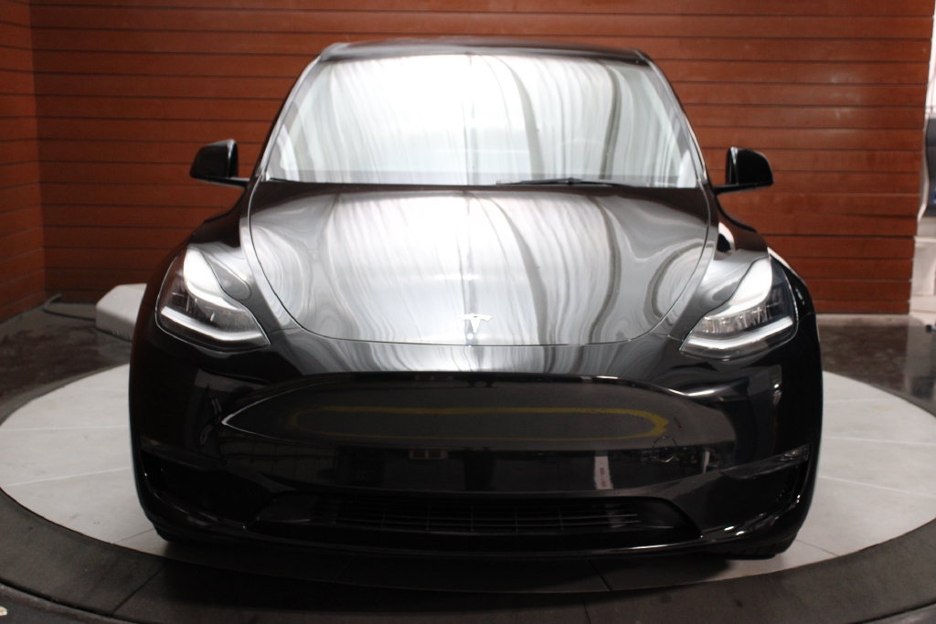 Used 2023 Tesla Model Y Long Range AWD/4WD image 2