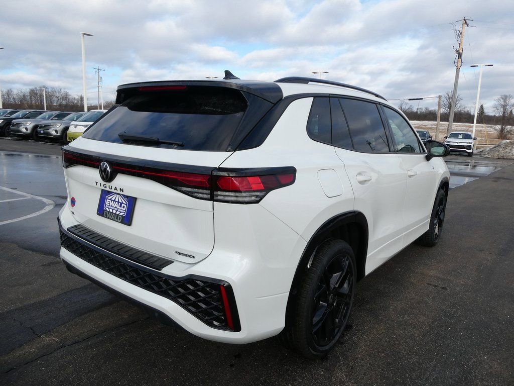 New 2026 Volkswagen Tiguan SE R-Line AWD/4WD image 3