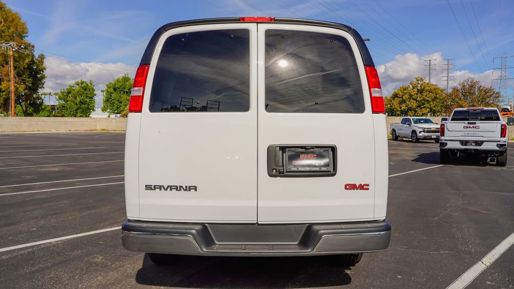 Used 2025 GMC Savana 3500 LT w/ LT Preferred Equipment Group RWD image 11