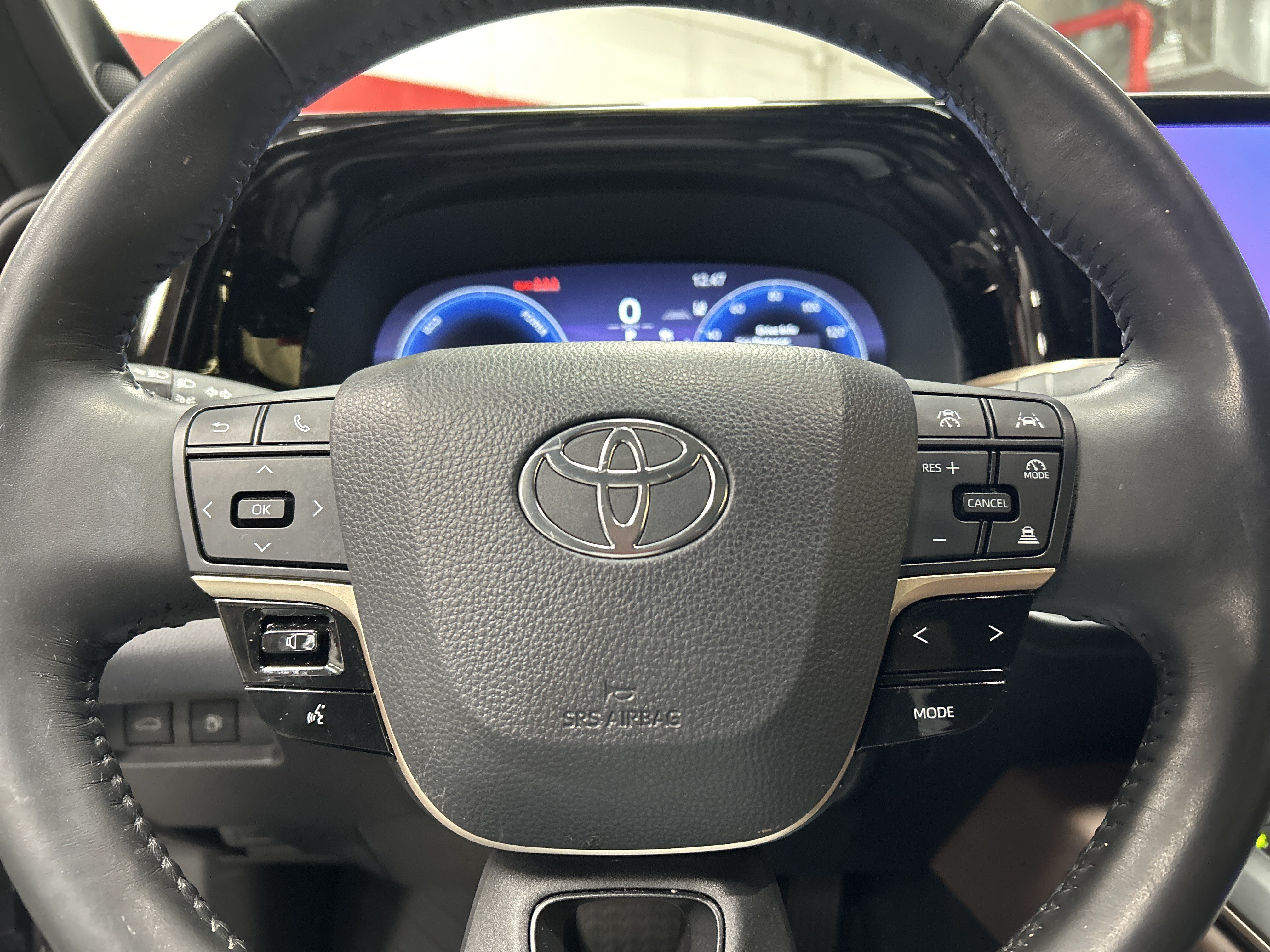Used 2023 Toyota Crown AWD/4WD image 18